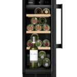 3WUF073B | Vinoteca Balay con puerta de cristal bajo 82 x 30 cm